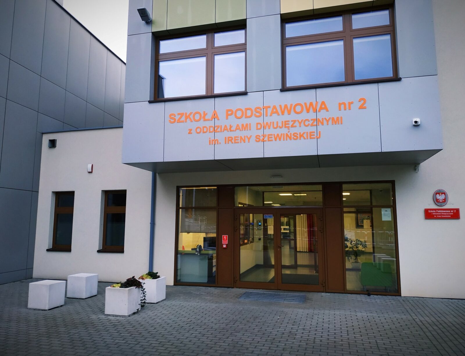 Szkoła Podstawowa nr 2 z oddziałami dwujęzycznymi w Łomiankach